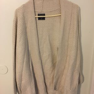 Women’s Abercrombie and Fitch Cream Cardigan